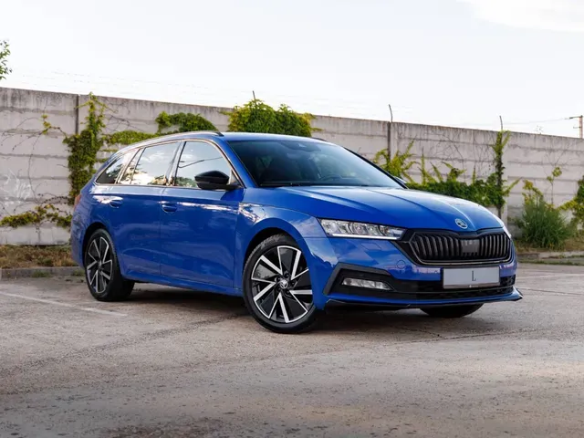 Skoda Octavia Combi 2022 photo 3