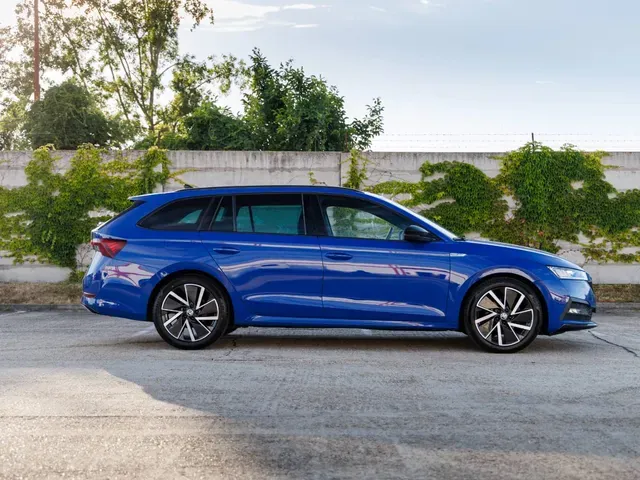 Skoda Octavia Combi 2022 photo 4