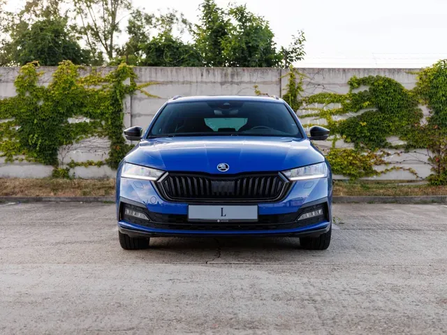 Skoda Octavia Combi 2022 photo 2