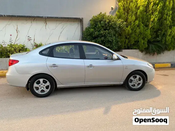 Hyundai Avante 2009 photo 3