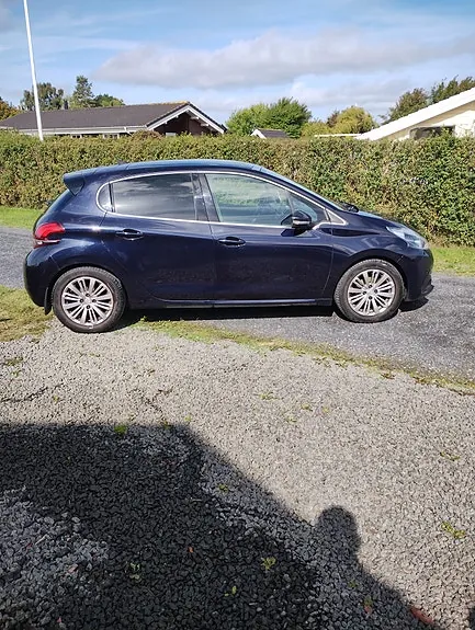 Peugeot 208 2020 photo 3