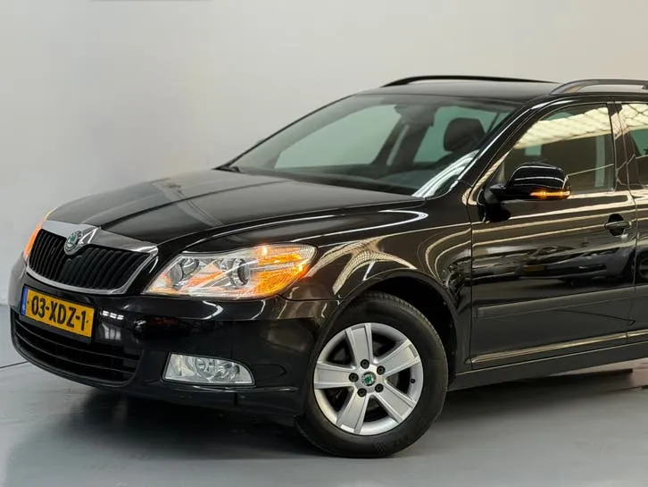 Skoda Octavia 2012 photo 3