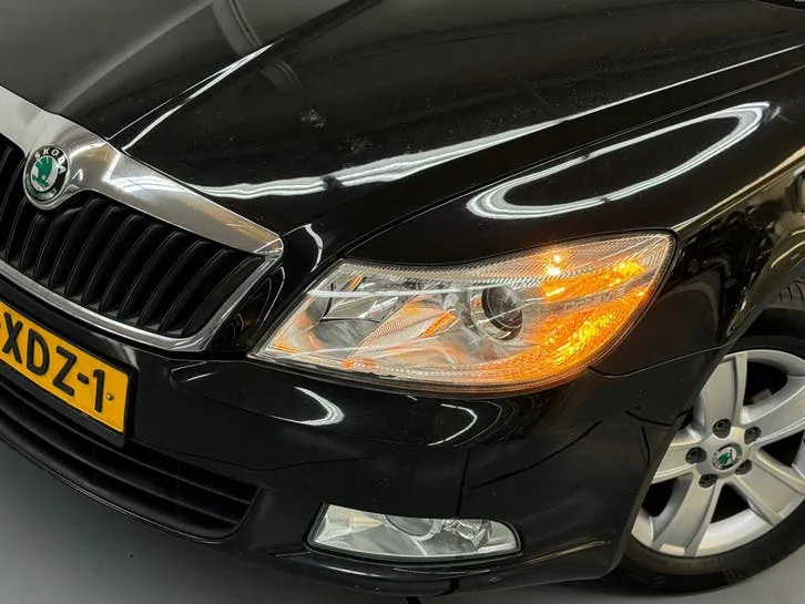 Skoda Octavia 2012 photo 2