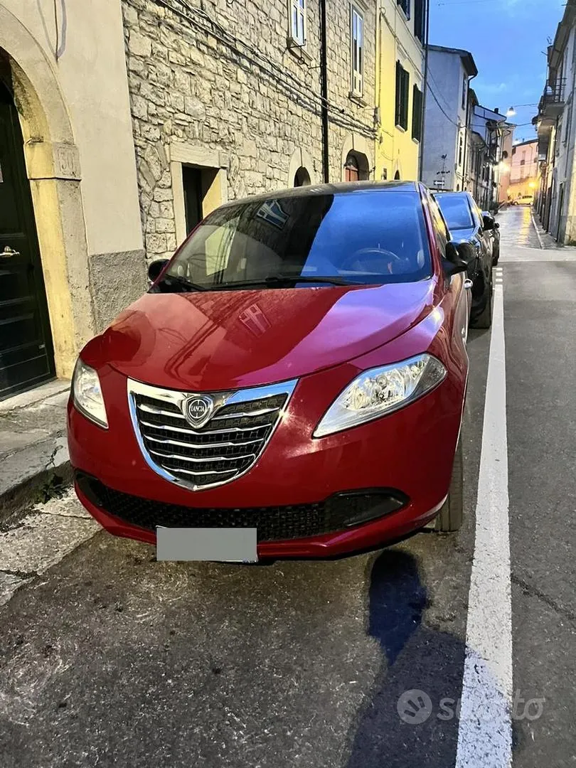 Lancia Ypsilon 2012 photo 2