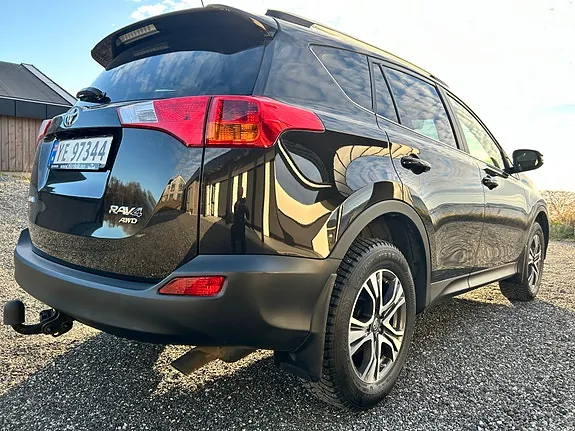 Toyota Rav4 2015 photo 4