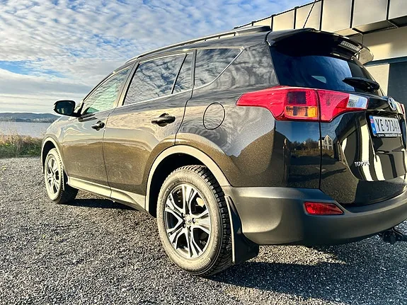 Toyota Rav4 2015 photo 2