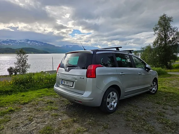 Peugeot 5008 2013 photo 4