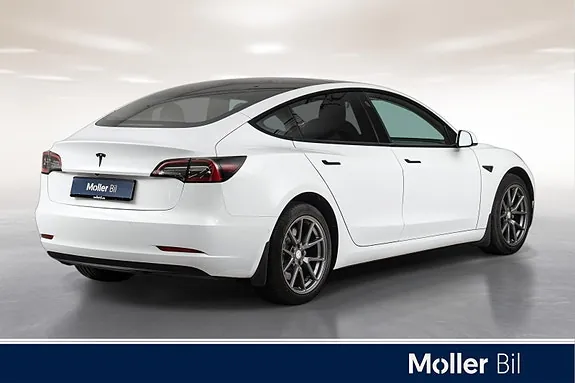 Tesla Model 3 2022 photo 2
