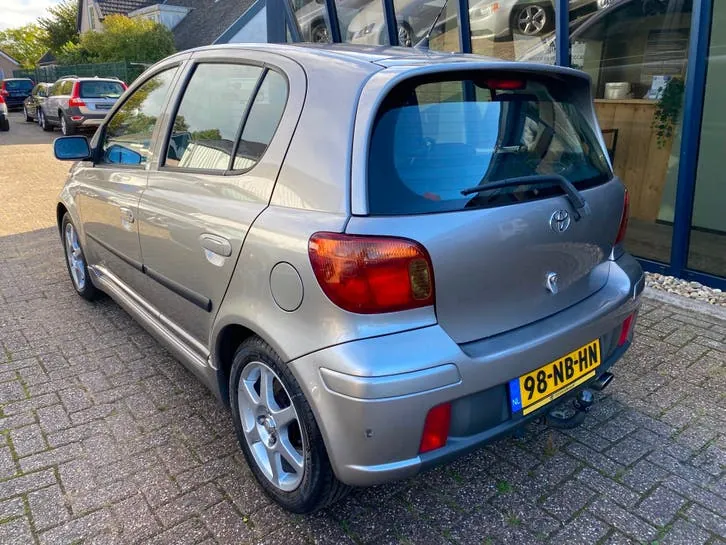 Toyota Yaris 2003 photo 2