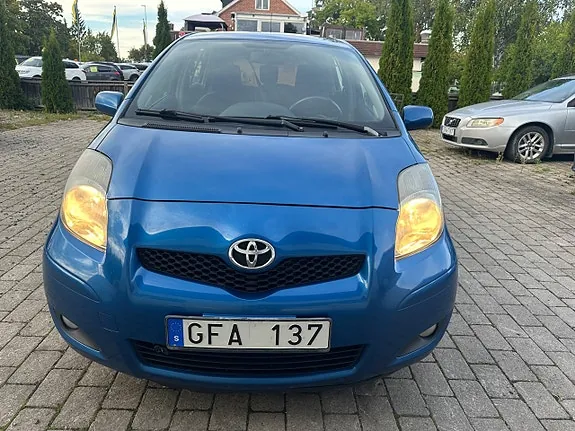 Toyota Yaris 2010 photo 3