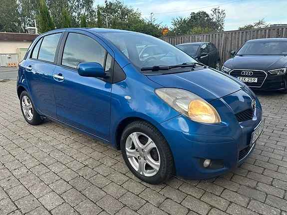 Toyota Yaris 2010 photo 2