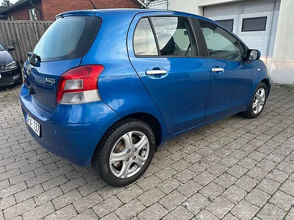 Toyota Yaris 2010 photo 5