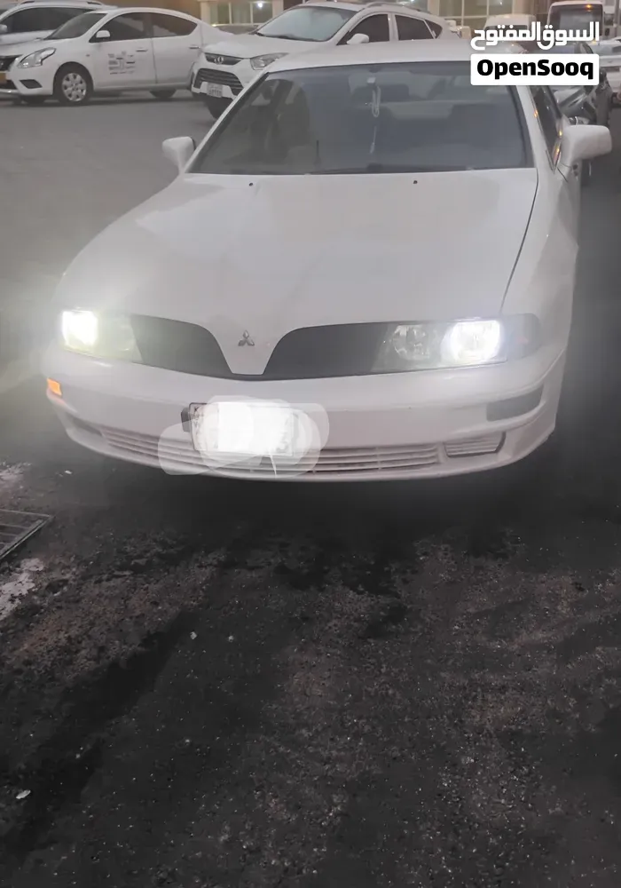 Mitsubishi Magna 2003 photo 2