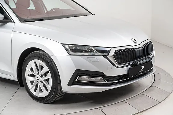 Skoda Octavia 2023 photo 3