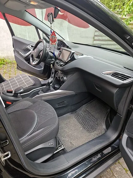 Peugeot 2008 2017 photo 5