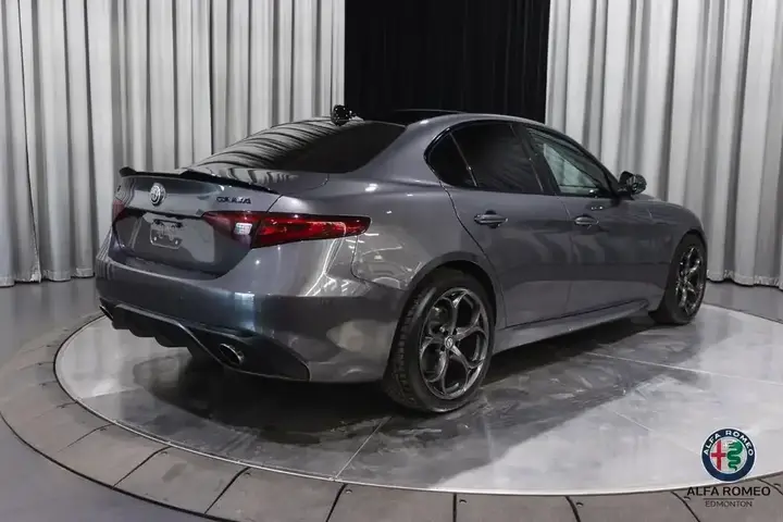 Alfa Romeo Giulia 2017 photo 5