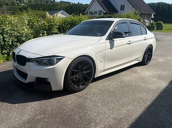 BMW 330E 2018 photo 4