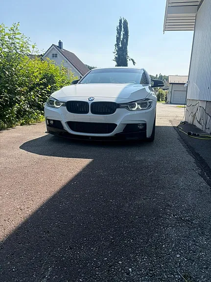 BMW 330E