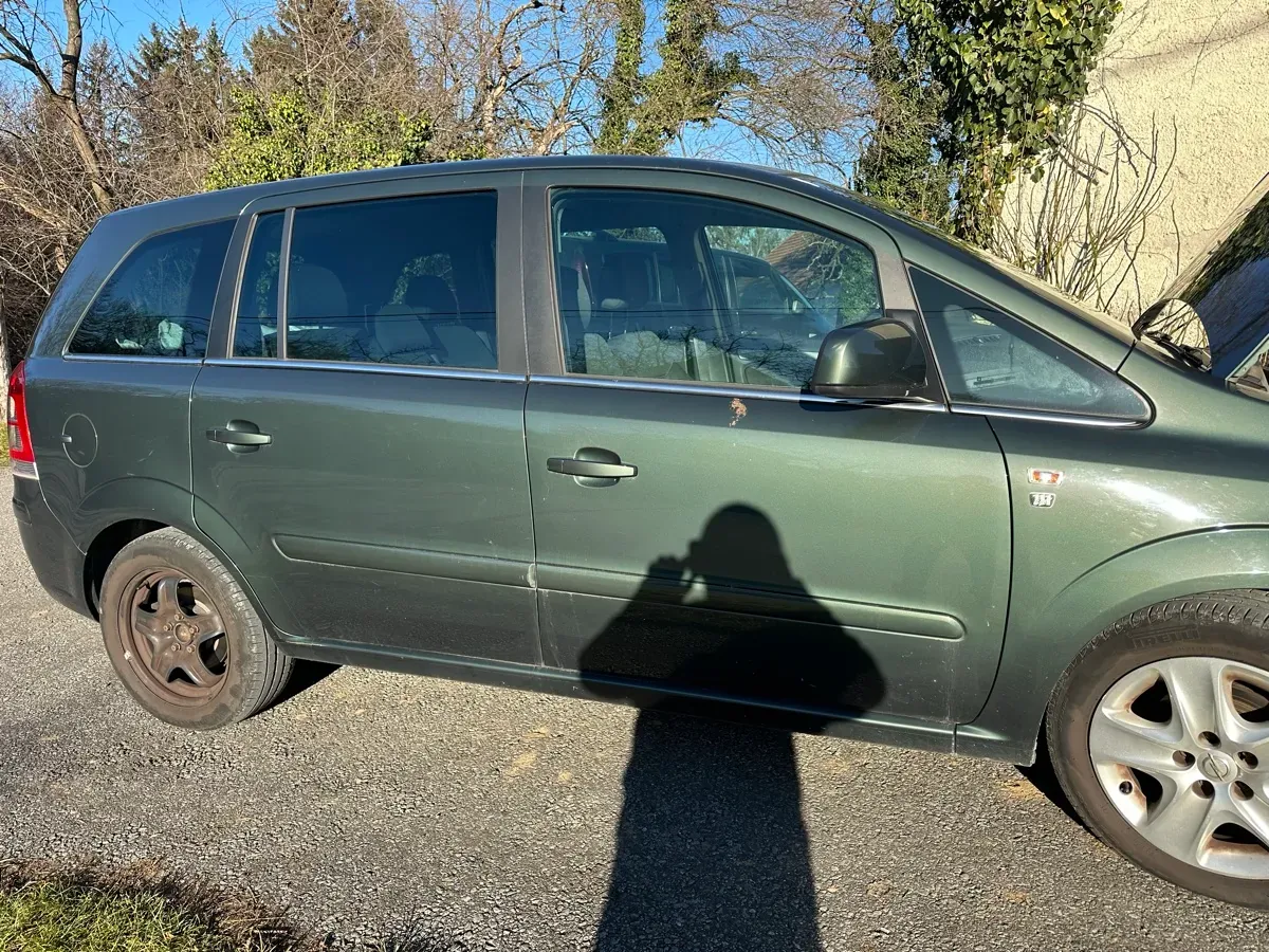 Opel Zafira 2011 photo 3