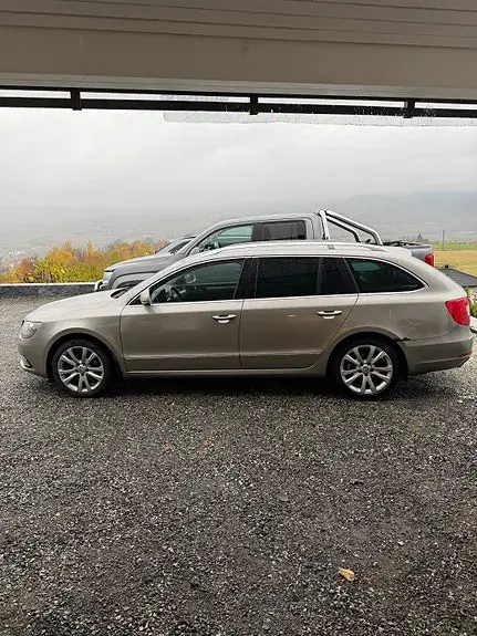 Skoda Superb 2014 photo 3