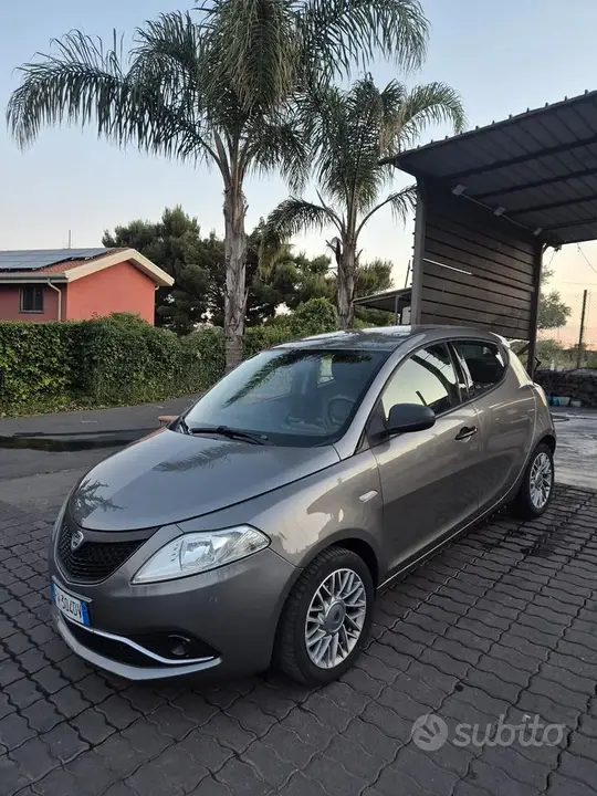 Lancia Ypsilon 2019 photo 2