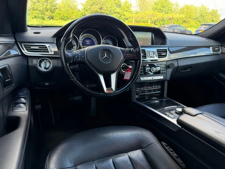 Mercedes-Benz E-Class 2013 photo 2