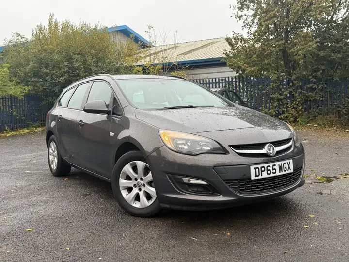 Vauxhall Astra 2015 photo 3