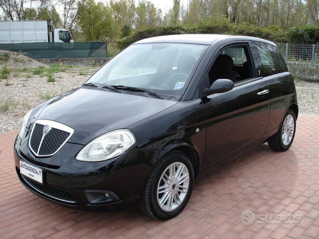 Lancia Ypsilon