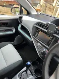 Toyota Aqua 2012 photo 4