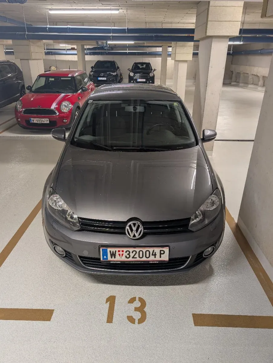 Volkswagen Golf 2011 photo 2
