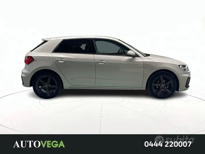 Audi A1 2024 photo 3