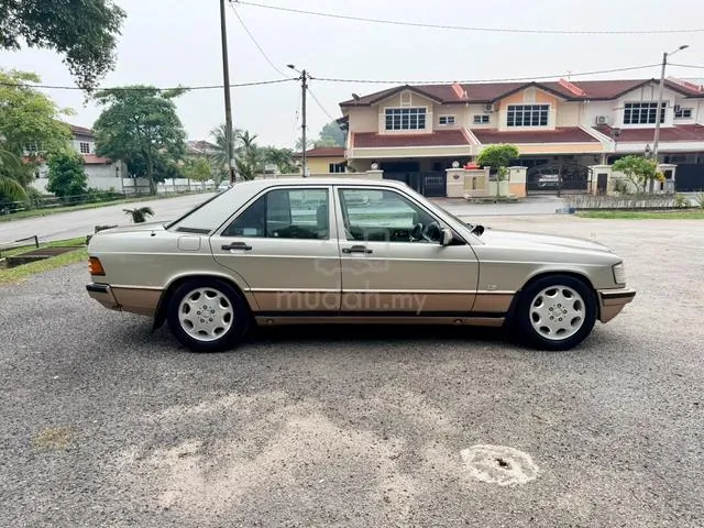 Mercedes-Benz 190