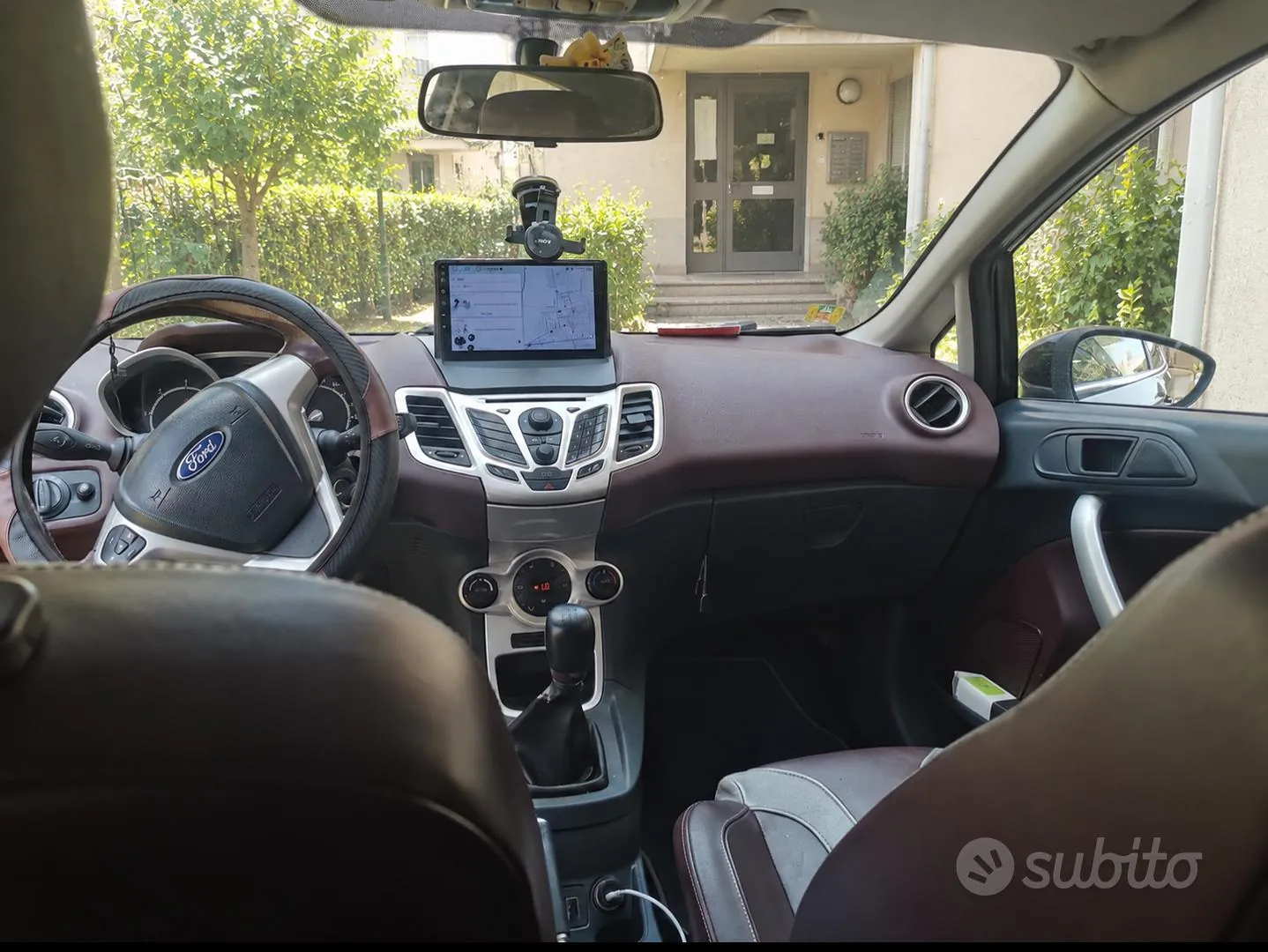 Ford Fiesta 2010 photo 3