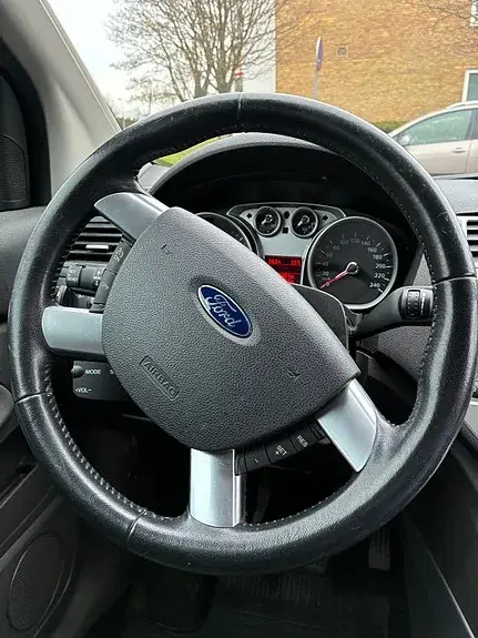 Ford Kuga 2013 photo 4