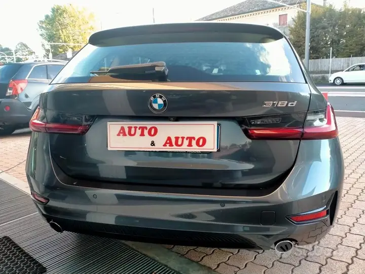 BMW 318 2022 photo 4