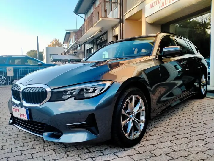 BMW 318 2022 photo 5