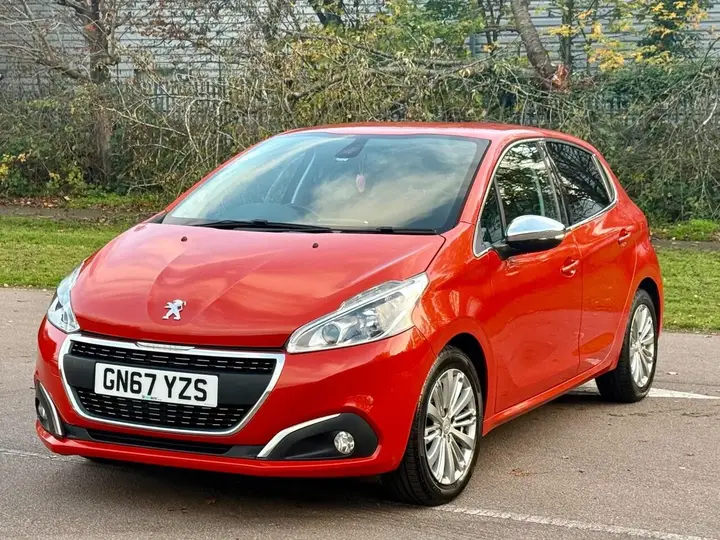 Peugeot 208 2017 photo 3