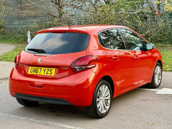 Peugeot 208 2017 photo 5