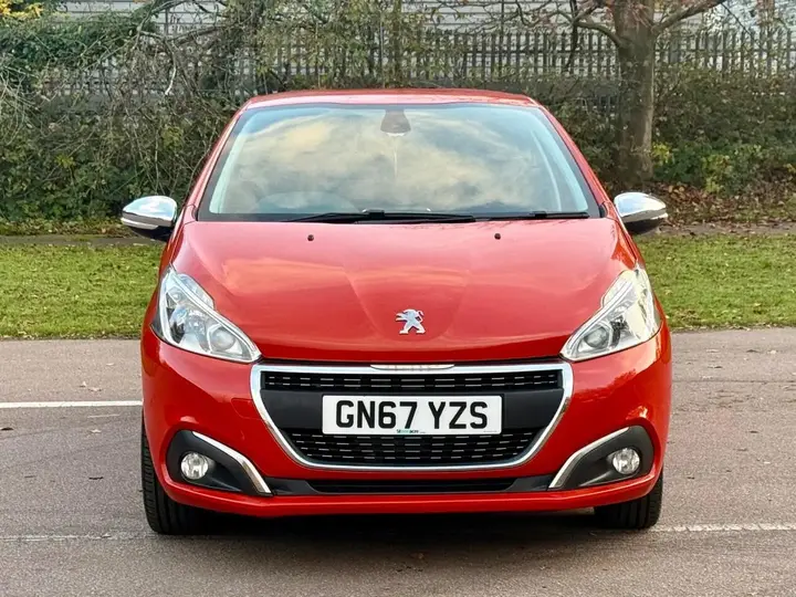 Peugeot 208 2017 photo 2