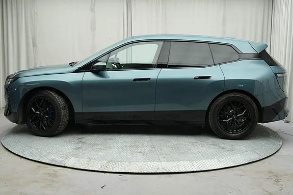 BMW Ix 2023 photo 2