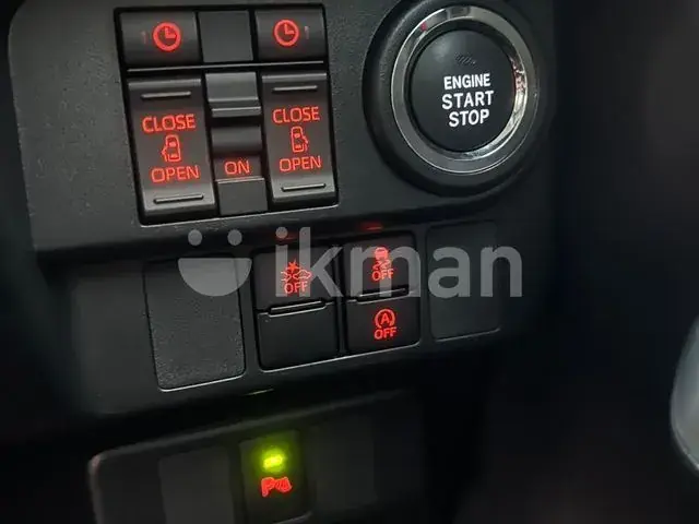 Toyota Roomy 2023 photo 2
