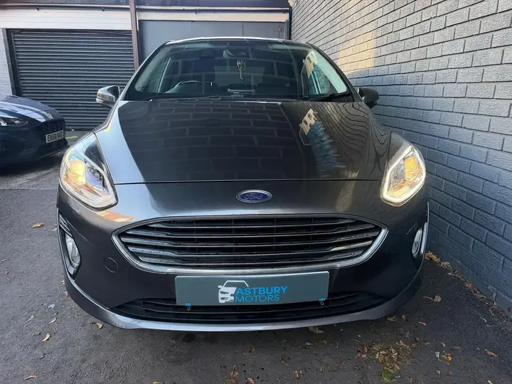Ford Fiesta 2018 photo 2