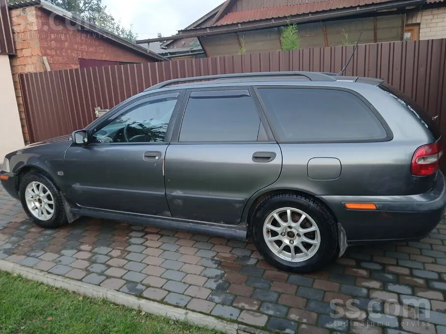 Volvo V40 2004 photo 5