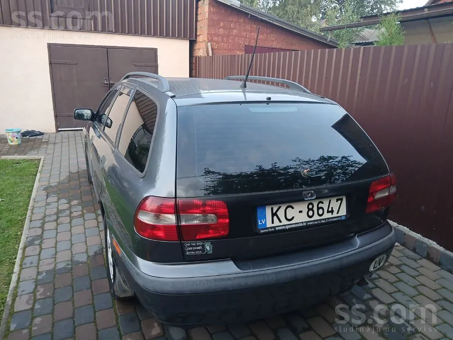 Volvo V40 2004 photo 3