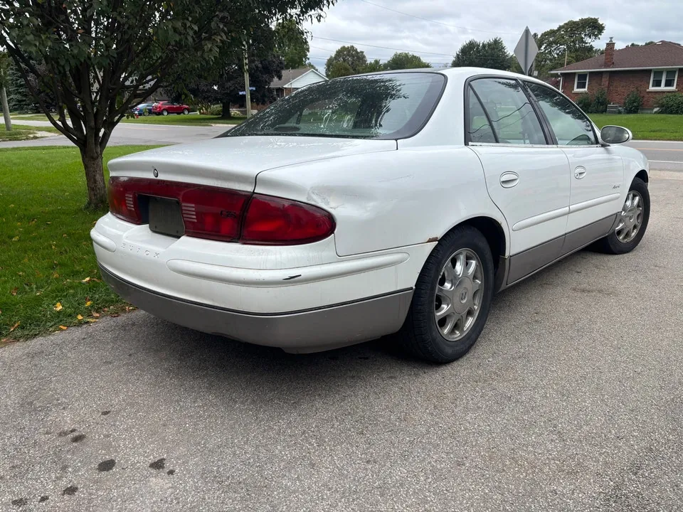 Buick Regal 1998 photo 2