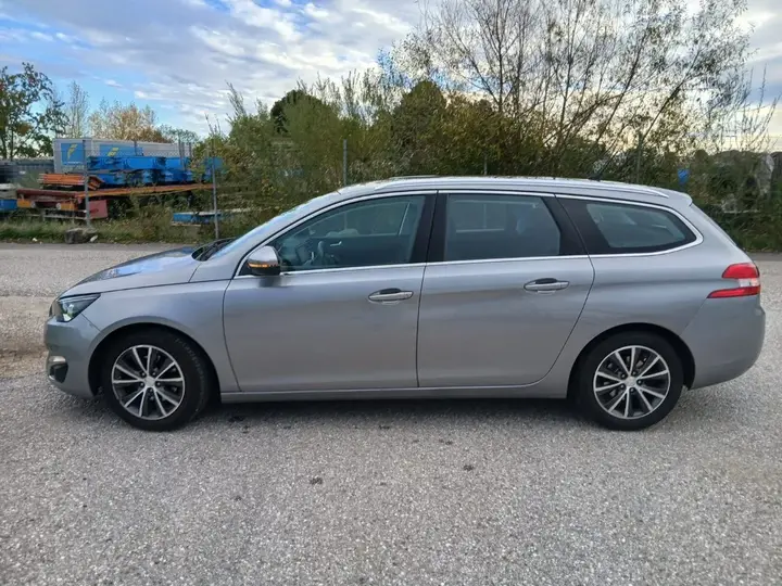 Peugeot 308 2017 photo 2