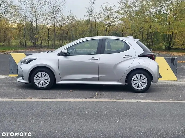 Toyota Yaris 2023 photo 5