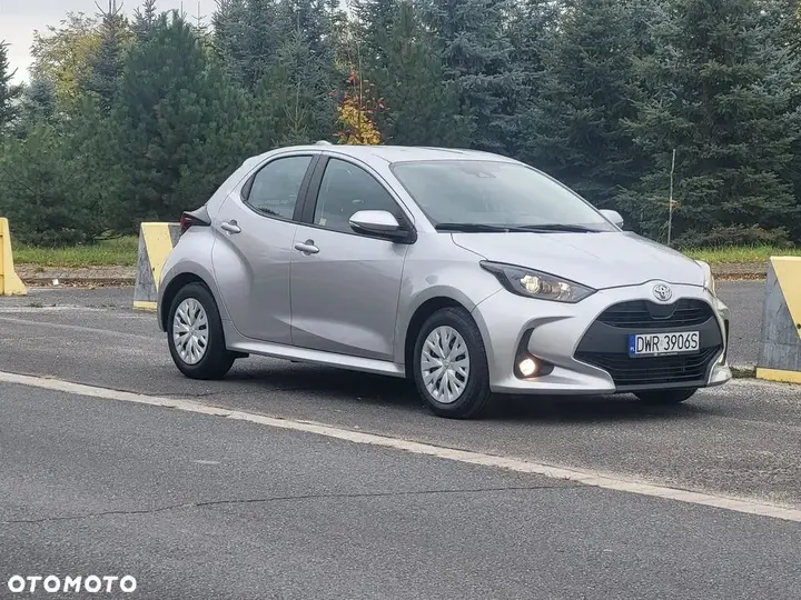 Toyota Yaris 2023 photo 2