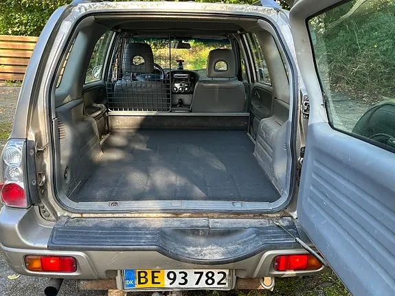 Suzuki Grand Vitara 2004 photo 5