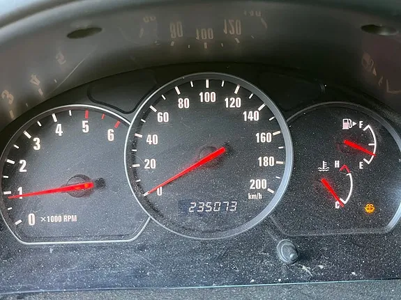 Suzuki Grand Vitara 2004 photo 3